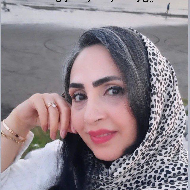 سرکار خانم مرتضوی/ مادر امیرحسین (پایه دوازدهم)